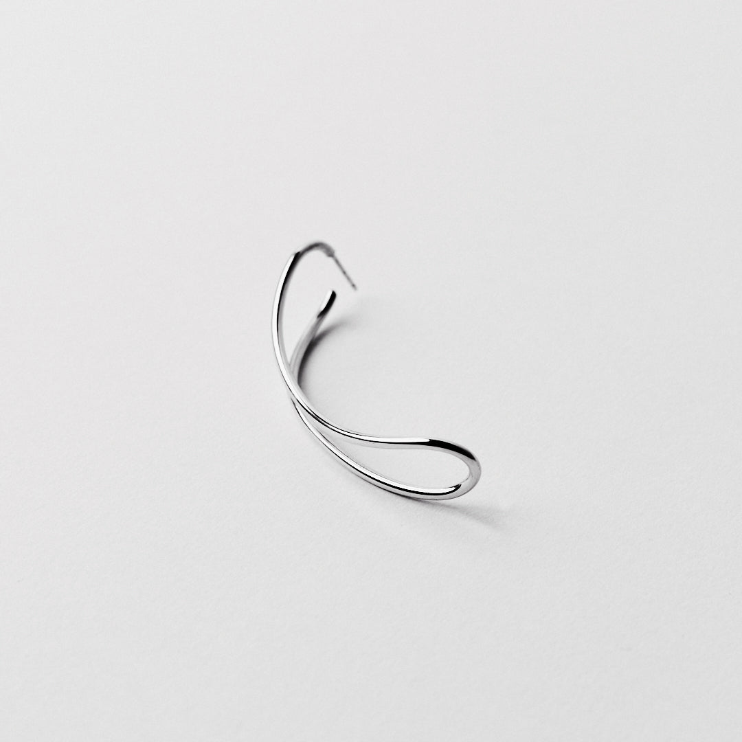 FOLD EARRING - Curved Hoop